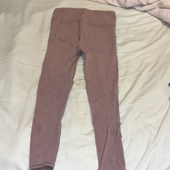 Light purple Lululemon tights - Picture 5 of 5